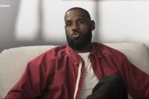 詹姆斯:我通过以身作则影响队友 在团队运动中没人可以只靠自己